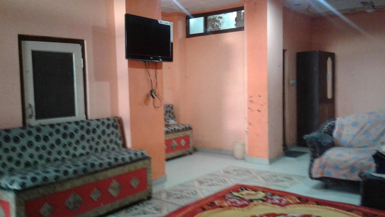 Hotel Lord Krishna Residency 麦罗肯机 外观 照片