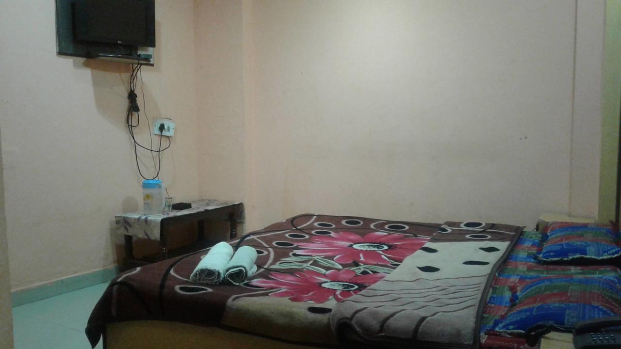 Hotel Lord Krishna Residency 麦罗肯机 外观 照片